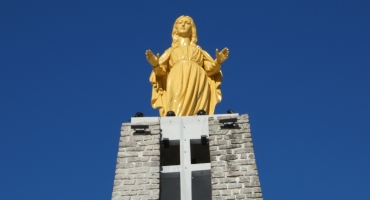 Le monument de Notre Dame de la Paix et le chemin de mémoire